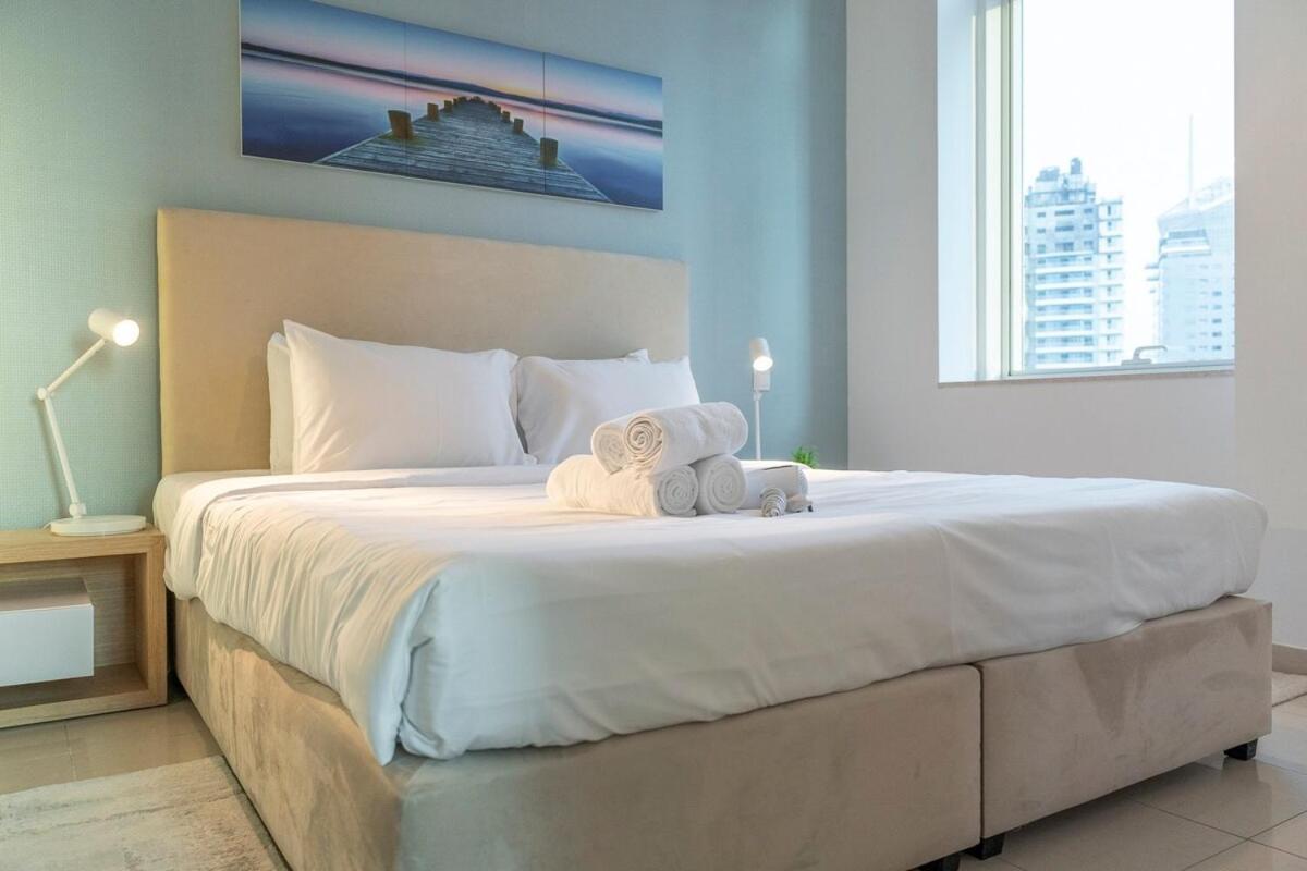 Cozy Spacious 1-bedroom Haven In Marina Dubai