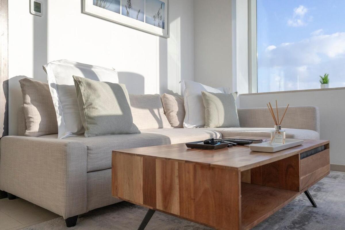 Cozy Spacious 1-bedroom Haven In Marina
