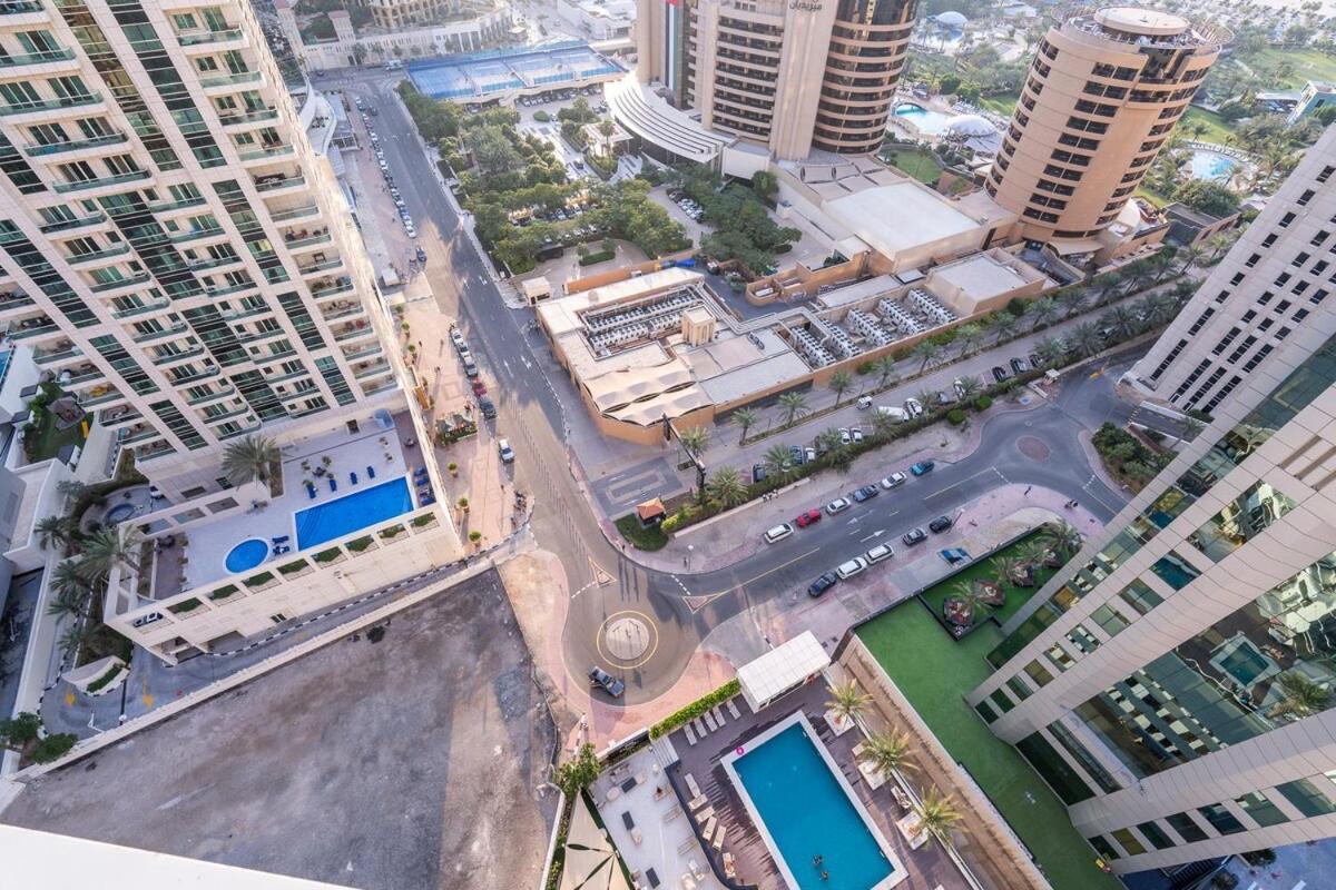 Cozy Spacious 1-bedroom Haven In Marina Dubai