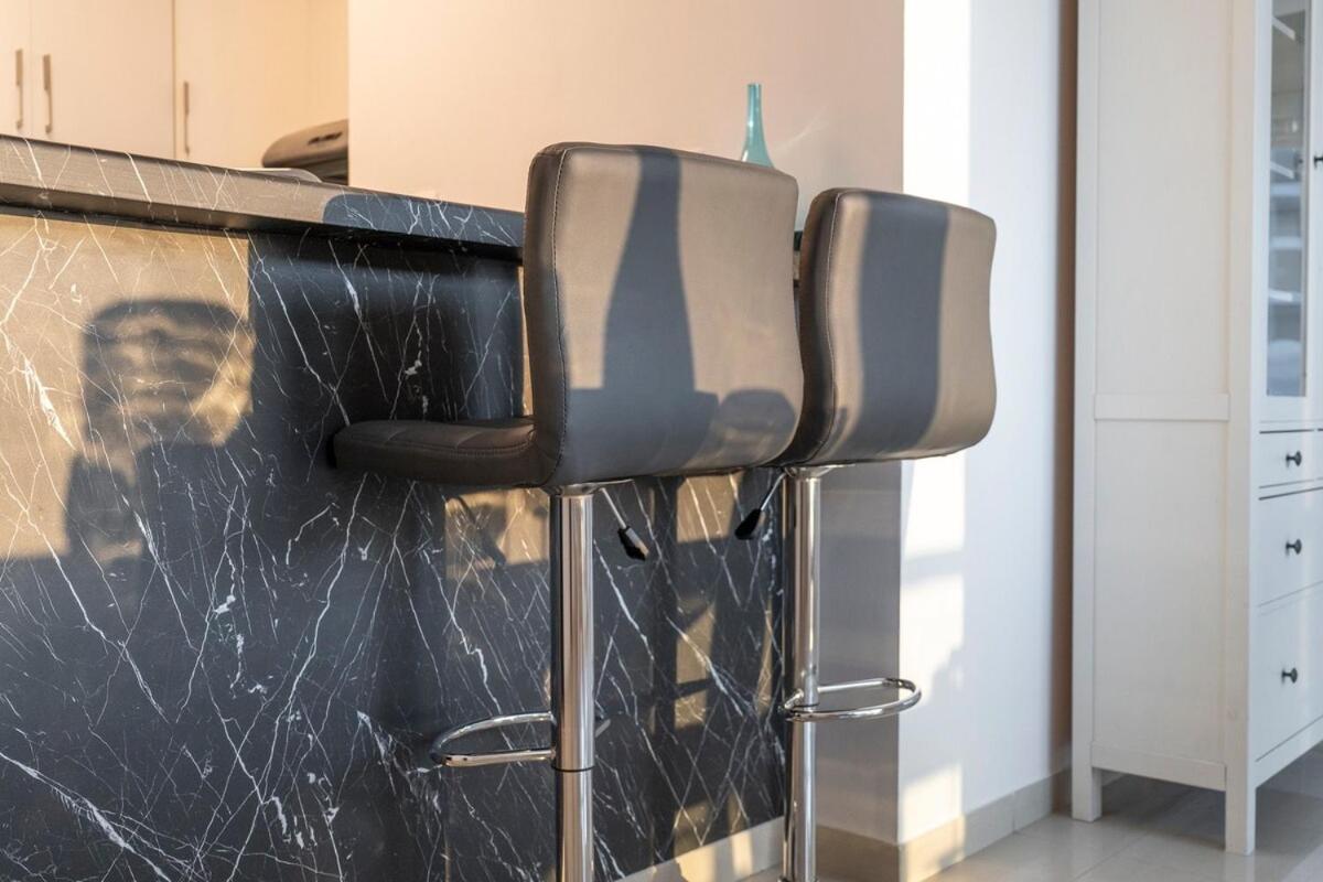 Cozy Spacious 1-bedroom Haven In Marina * Dubai