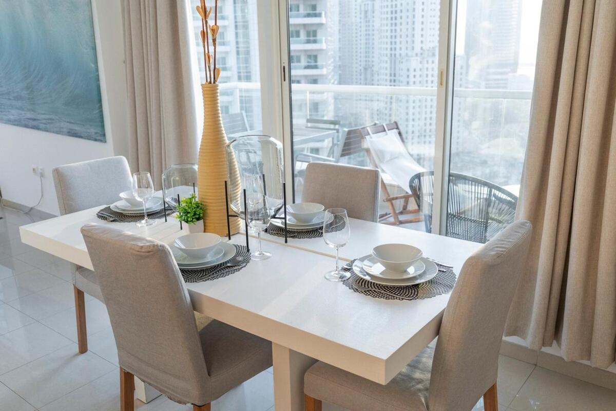 Cozy Spacious 1-bedroom Haven In Marina Apartamento Dubai