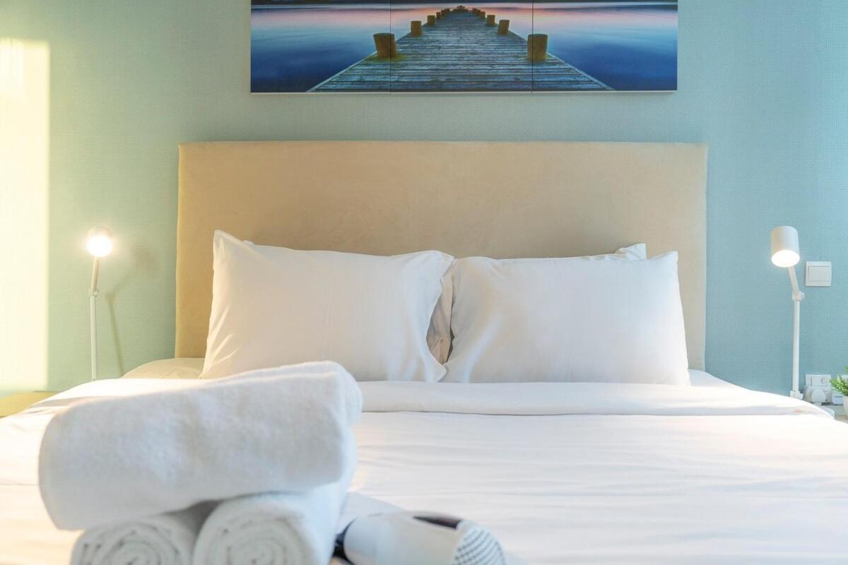 Cozy Spacious 1-bedroom Haven In Marina *