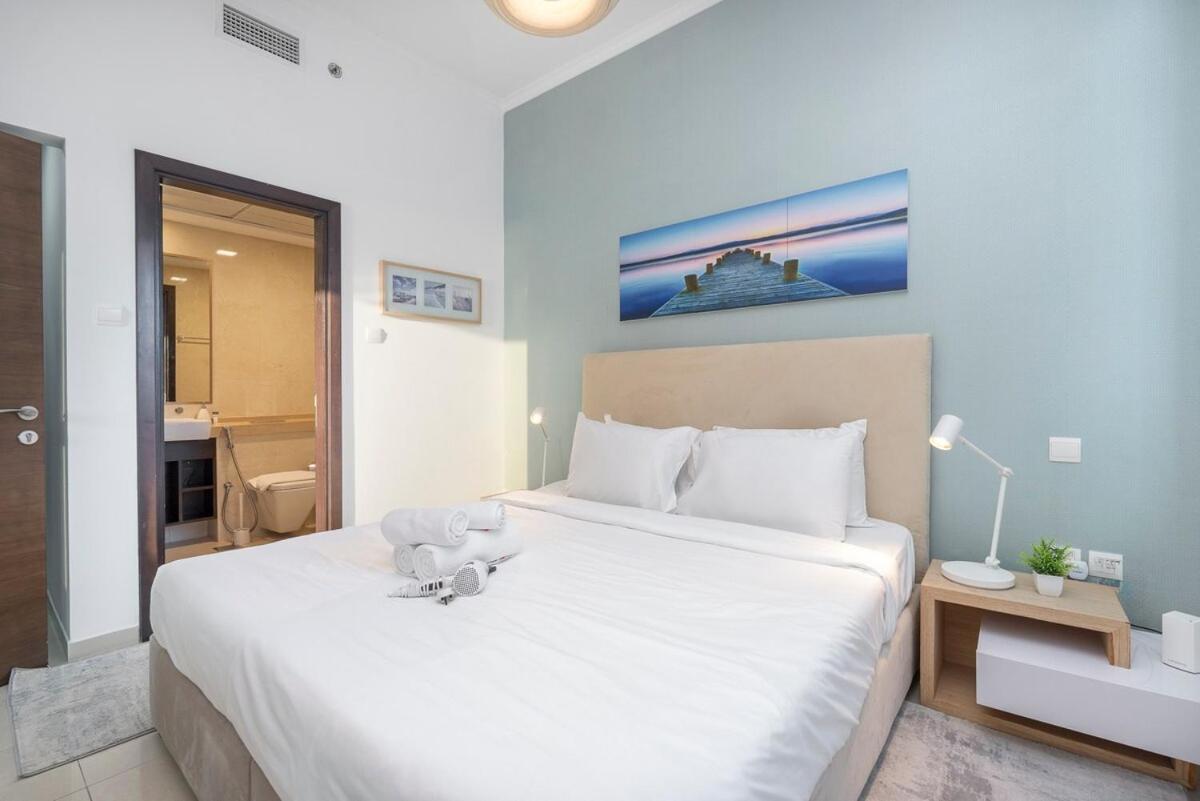 Cozy Spacious 1-bedroom Haven In Marina Dubai