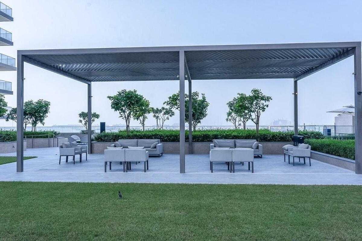 Apartamento Luxury 1-bedroom At Emaar Beachfront Dubái