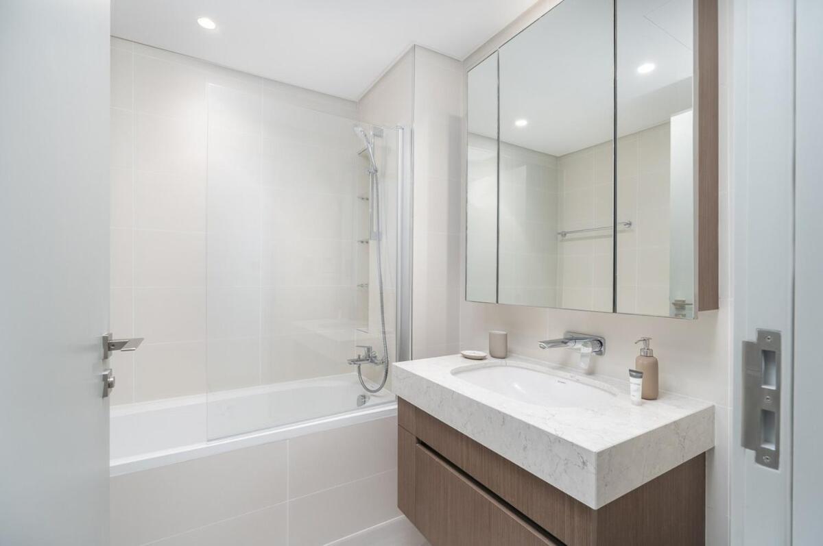 Luxury 1-bedroom At Emaar Beachfront * Dubái