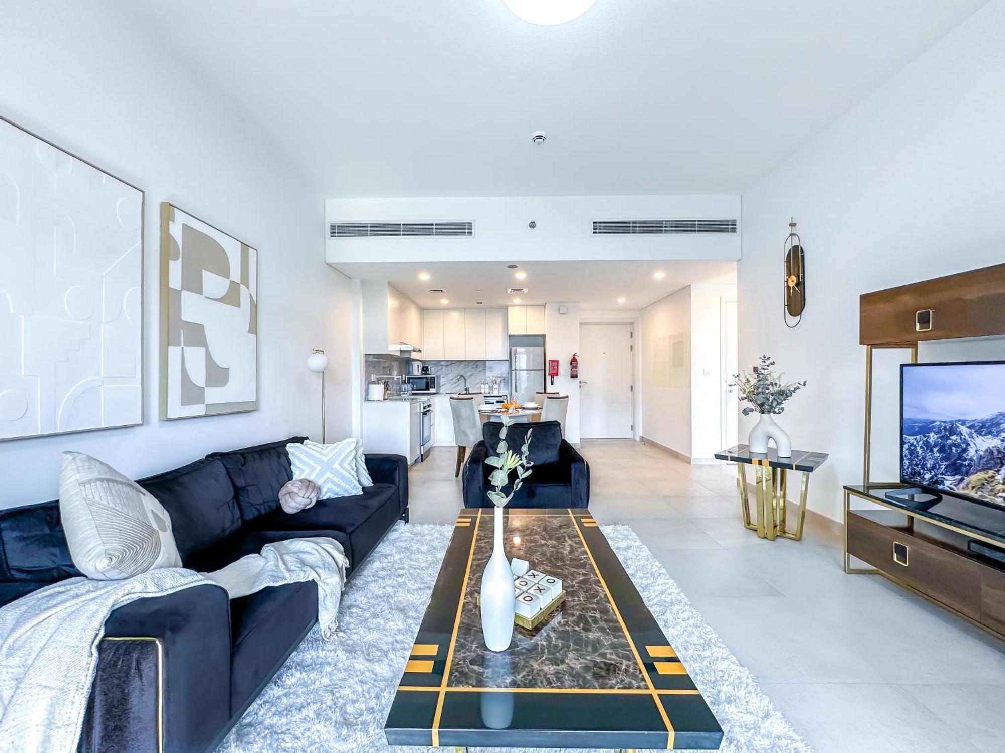 Ultra Luxury Flat With Amazing Pool Near To Burj
