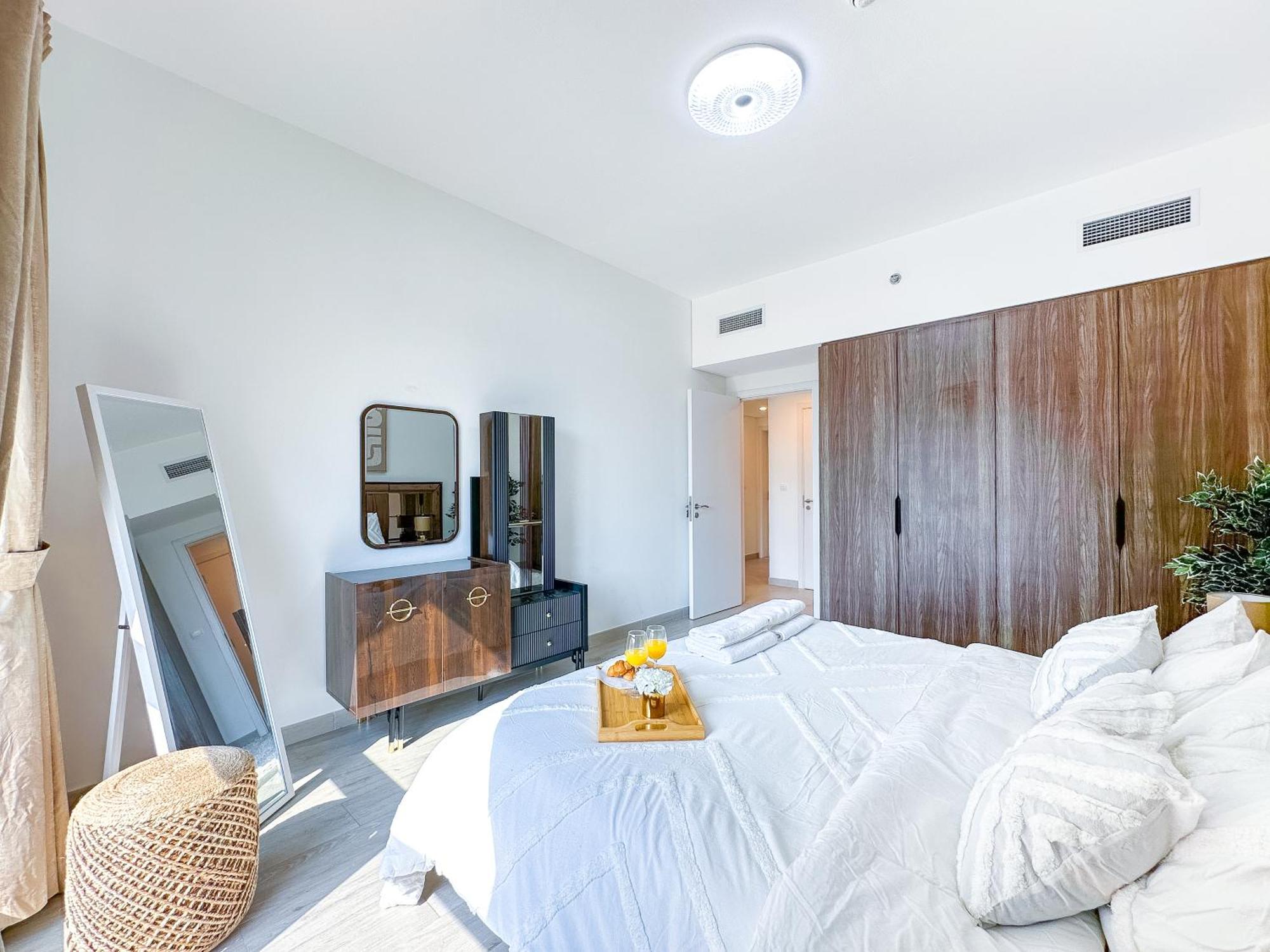 Ultra Luxury Flat With Amazing Pool Near To Burj Dubaï