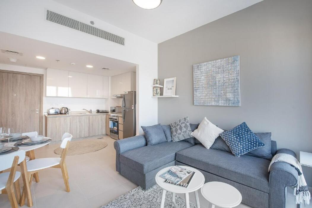 Modern 1-bed With Views Near Town Square *