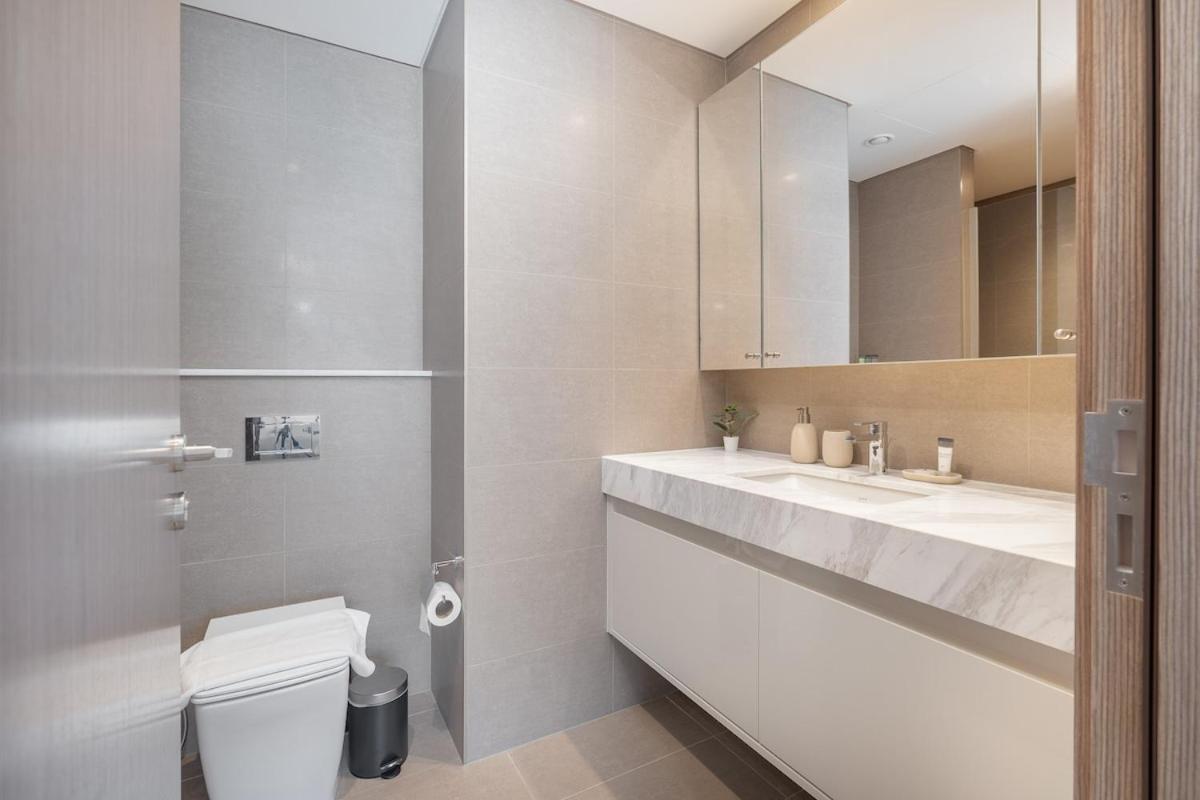 Posh 2-bedroom Flat In The Heart Of Downtown, Dubai! *