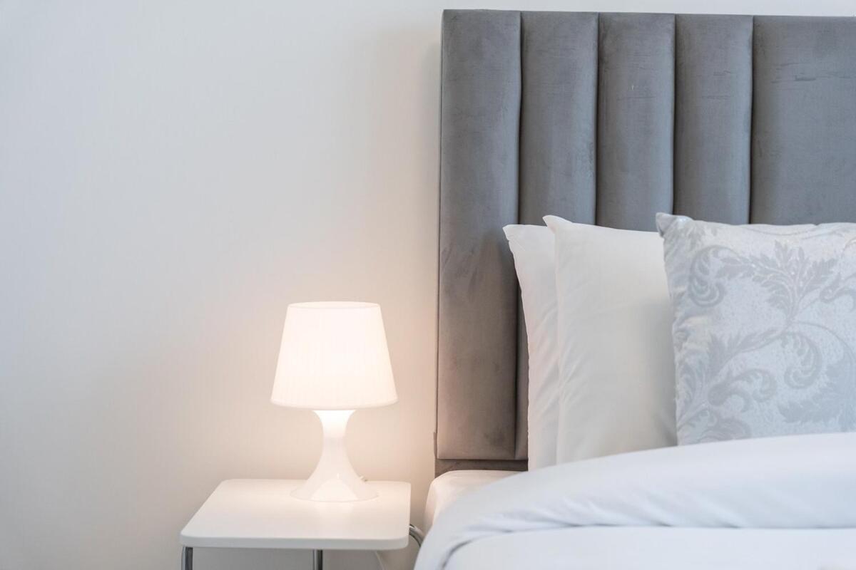 Apartamento Posh 2-bedroom Flat In The Heart Of Downtown, Dubai!