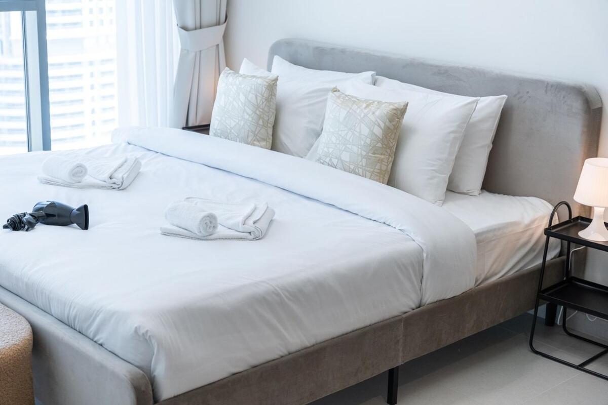 Apartamento Posh 2-bedroom Flat In The Heart Of Downtown, Dubai! *