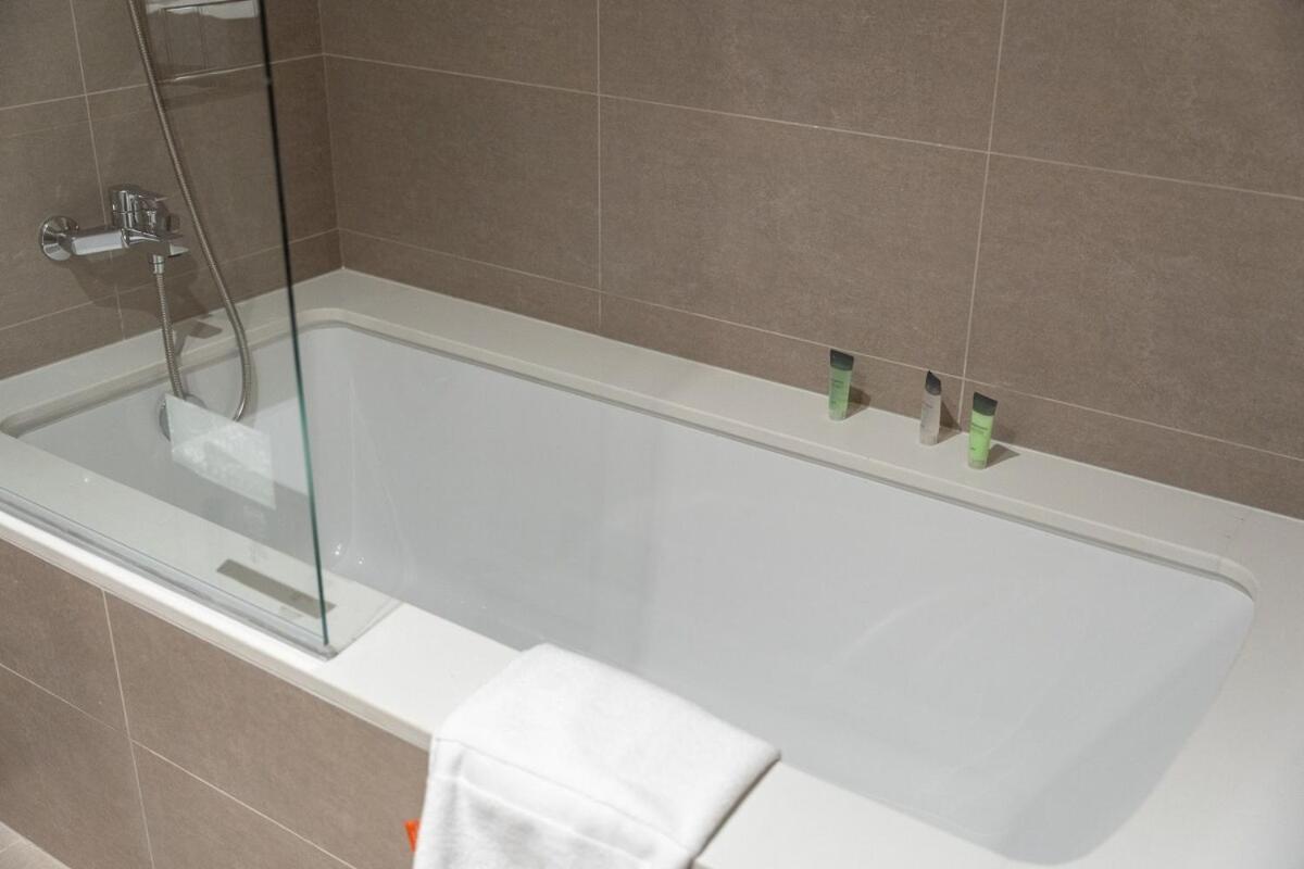 Posh 2-bedroom Flat In The Heart Of Downtown, Dubai! Dubái