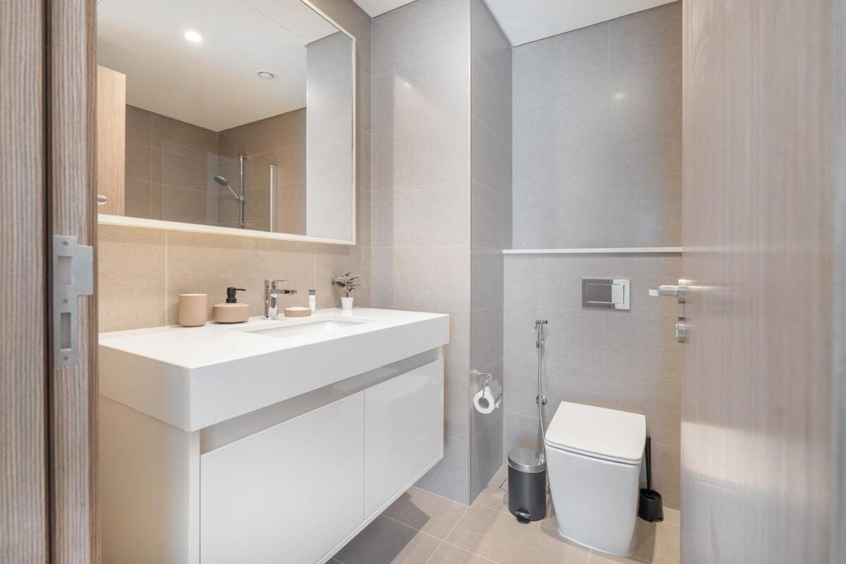 Posh 2-bedroom Flat In The Heart Of Downtown, Dubai!