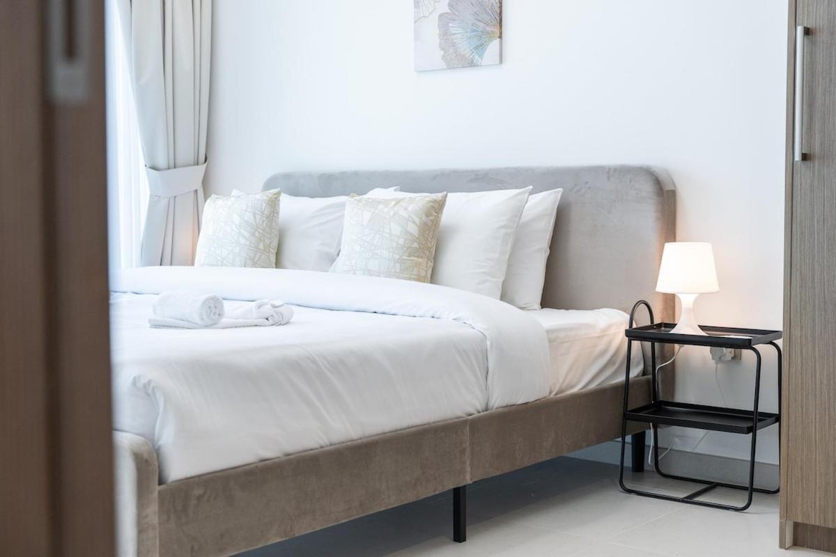 Posh 2-bedroom Flat In The Heart Of Downtown, Dubai! Apartamento