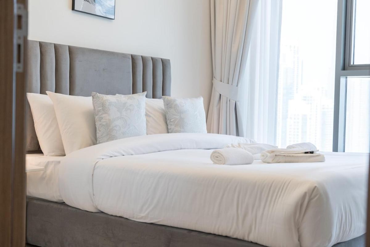Posh 2-bedroom Flat In The Heart Of Downtown, Dubai! Apartamento Dubái
