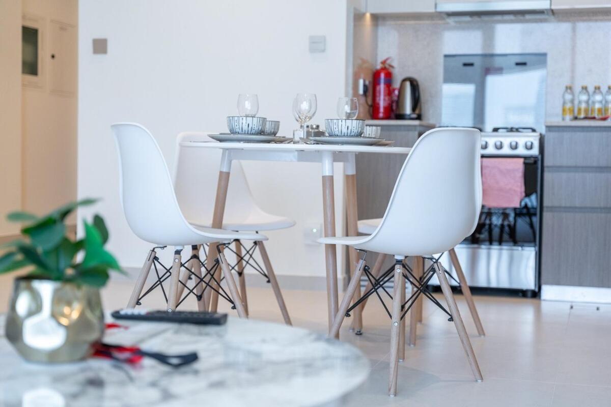 Apartamento Posh 2-bedroom Flat In The Heart Of Downtown, Dubai! *