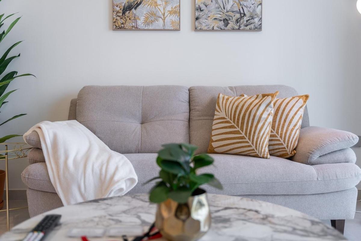 Posh 2-bedroom Flat In The Heart Of Downtown, Dubai! Dubái