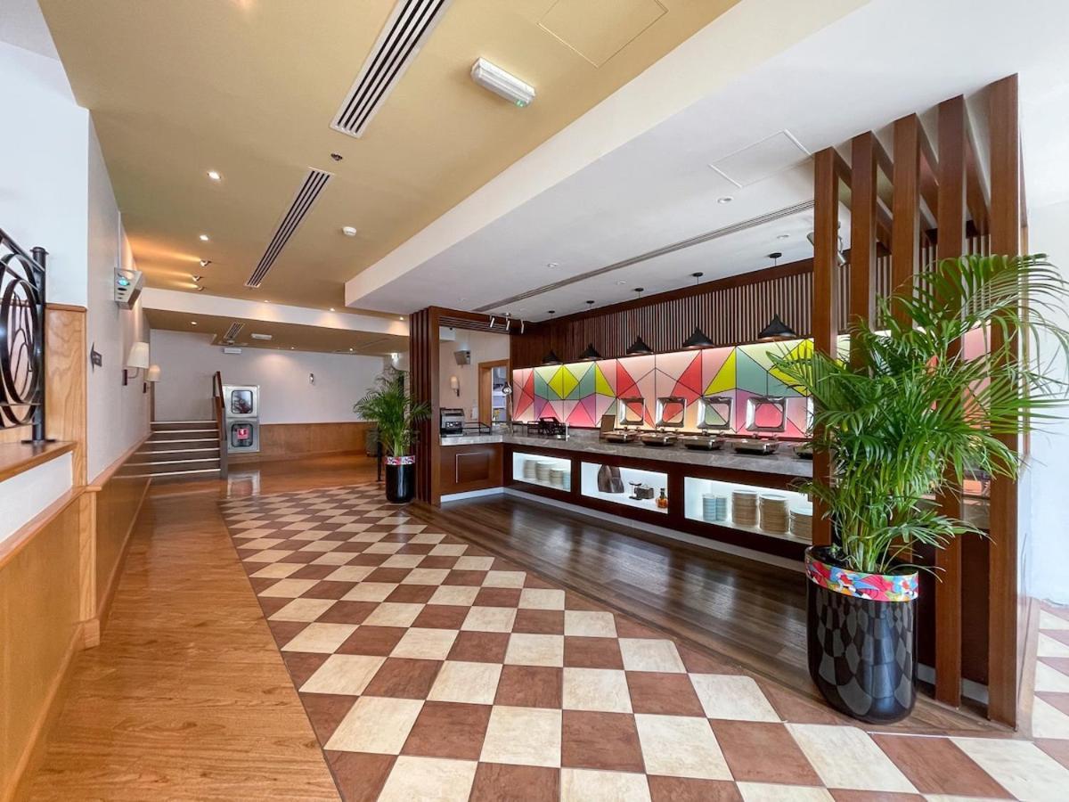 Luxury 7-sleeper With Spectacular Views In Marina