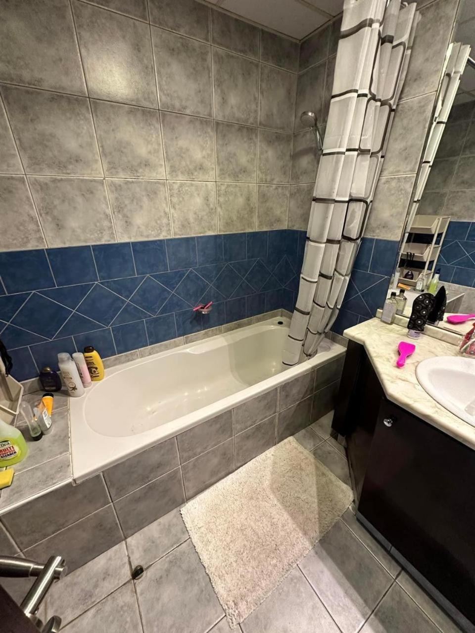 Marina Comfort With Bath Inside *
