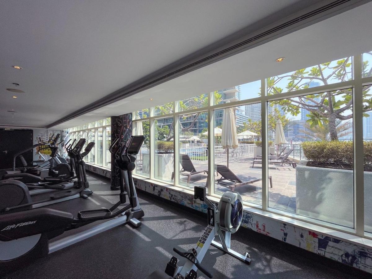 Luxury 7-sleeper With Spectacular Views In Marina