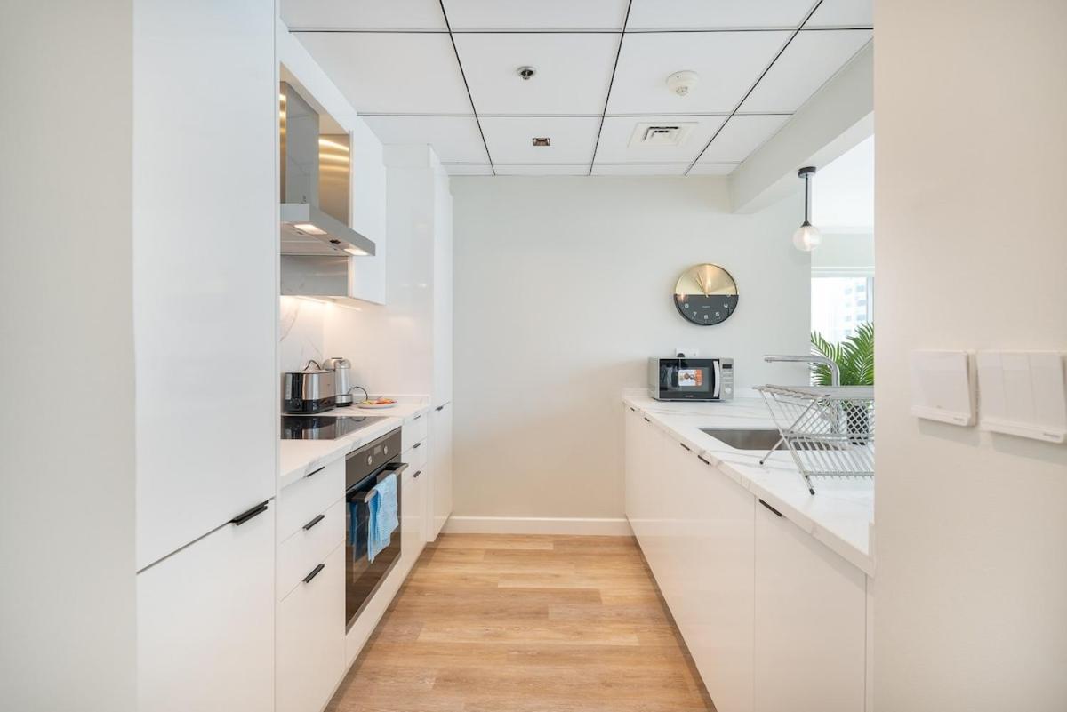 Luxury 7-sleeper With Spectacular Views In Marina