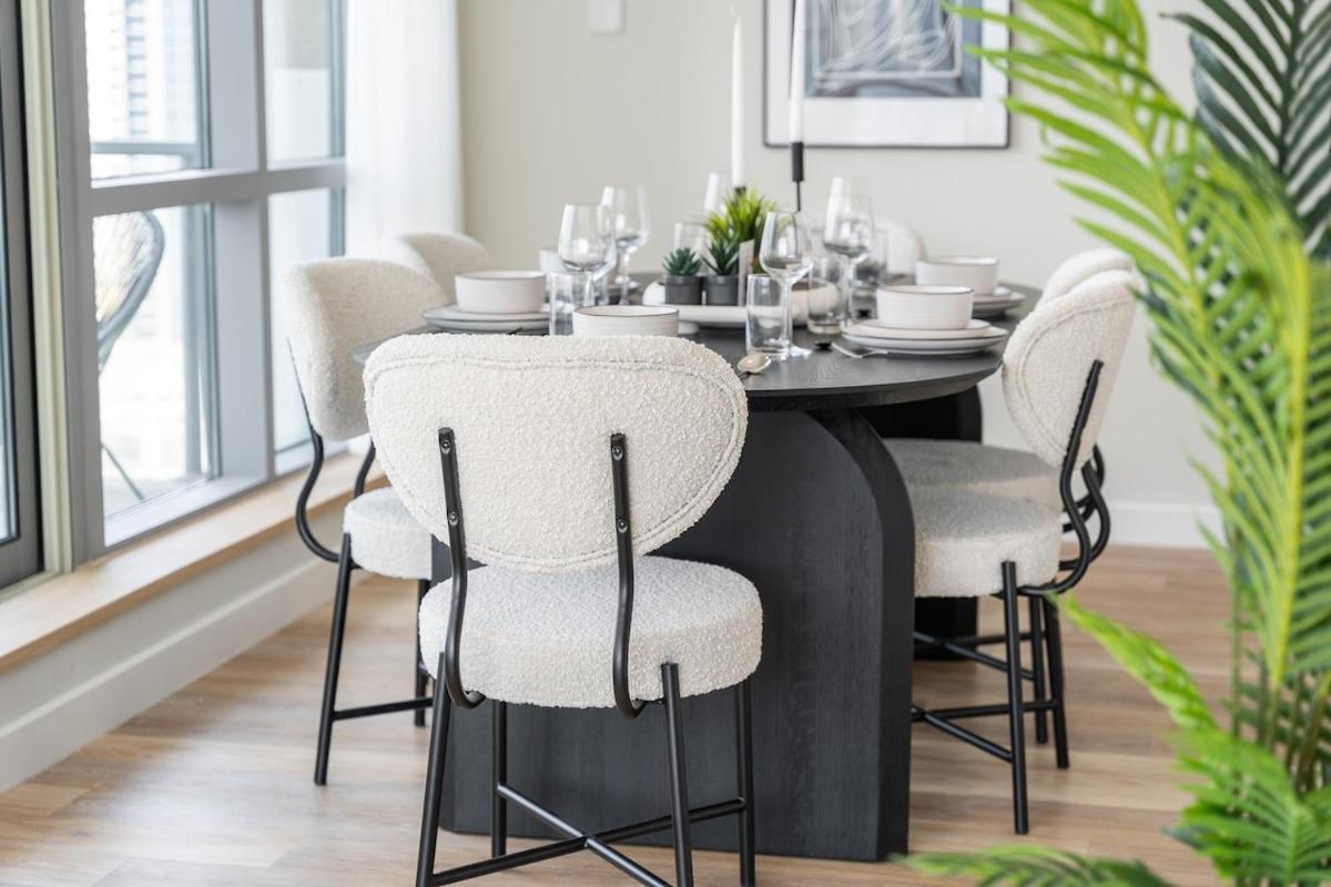 Luxury 7-sleeper With Spectacular Views In Marina
