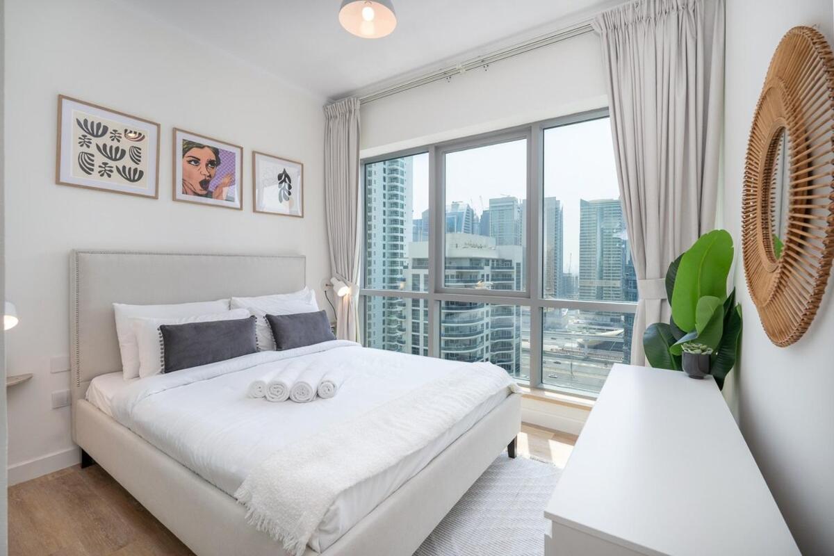 Luxury 7-sleeper With Spectacular Views In Marina *