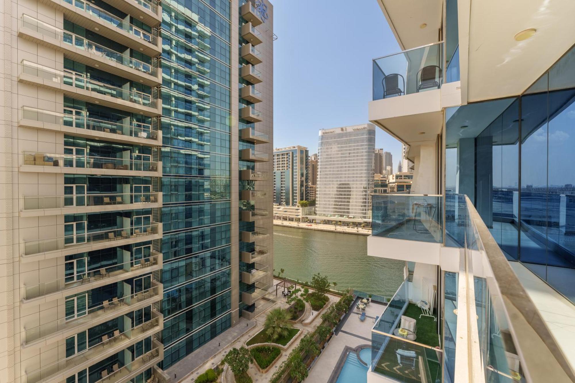 Maison Privee - Modern Business Bay Retreat With Canal Views *