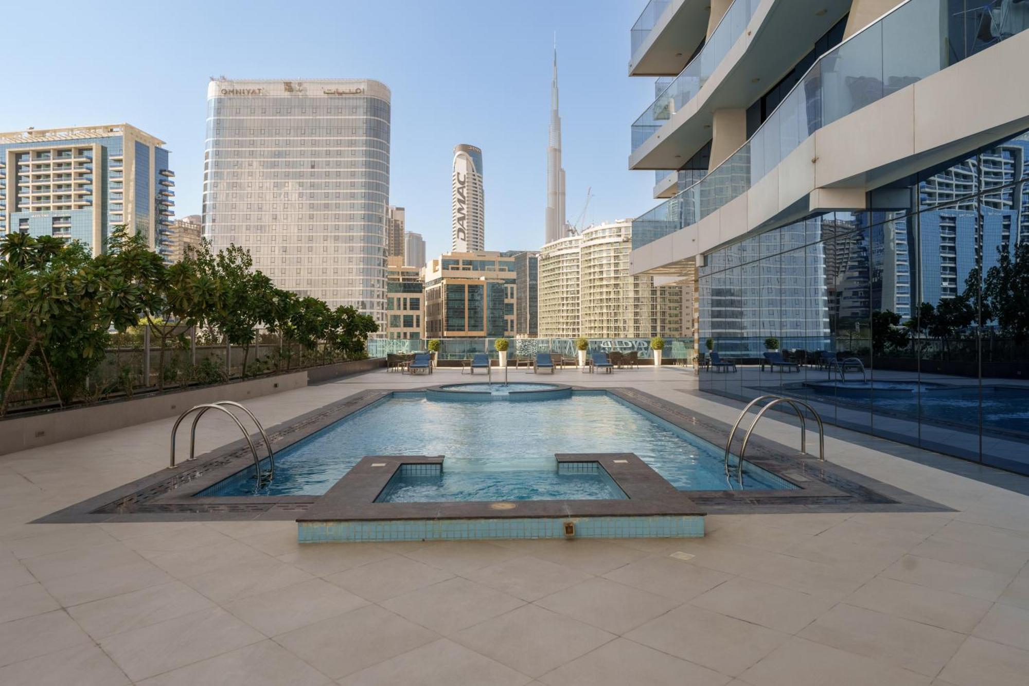 Maison Privee - Modern Business Bay Retreat With Canal Views *