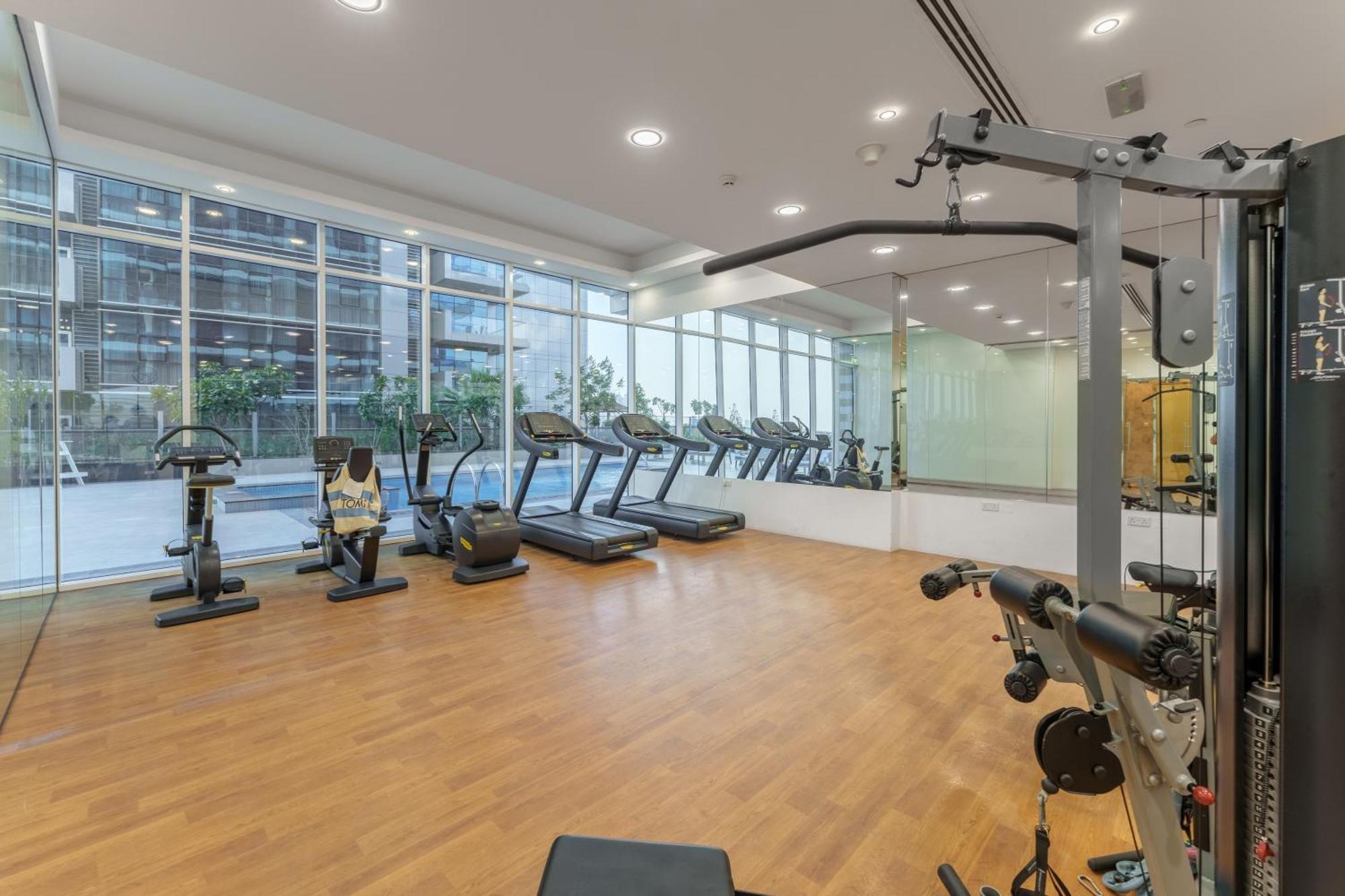 Maison Privee - Modern Business Bay Retreat With Canal Views Appartement