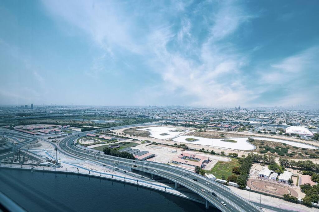 Luxury 1-br With View In Business Bay *