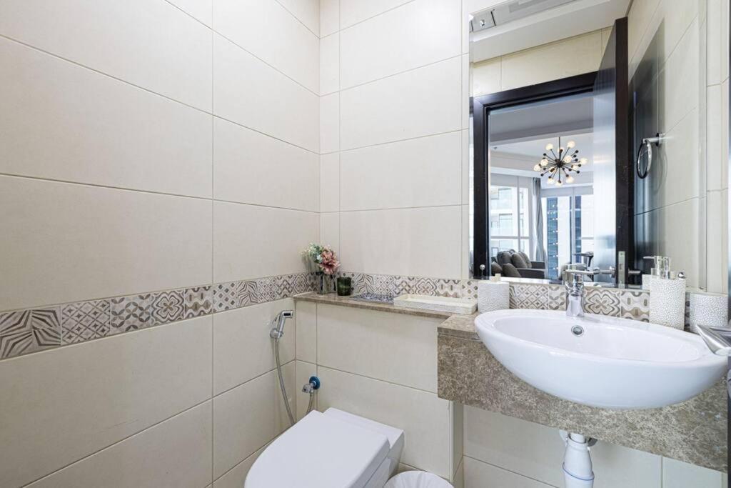 Luxury 1-br With View In Business Bay * Dubaï