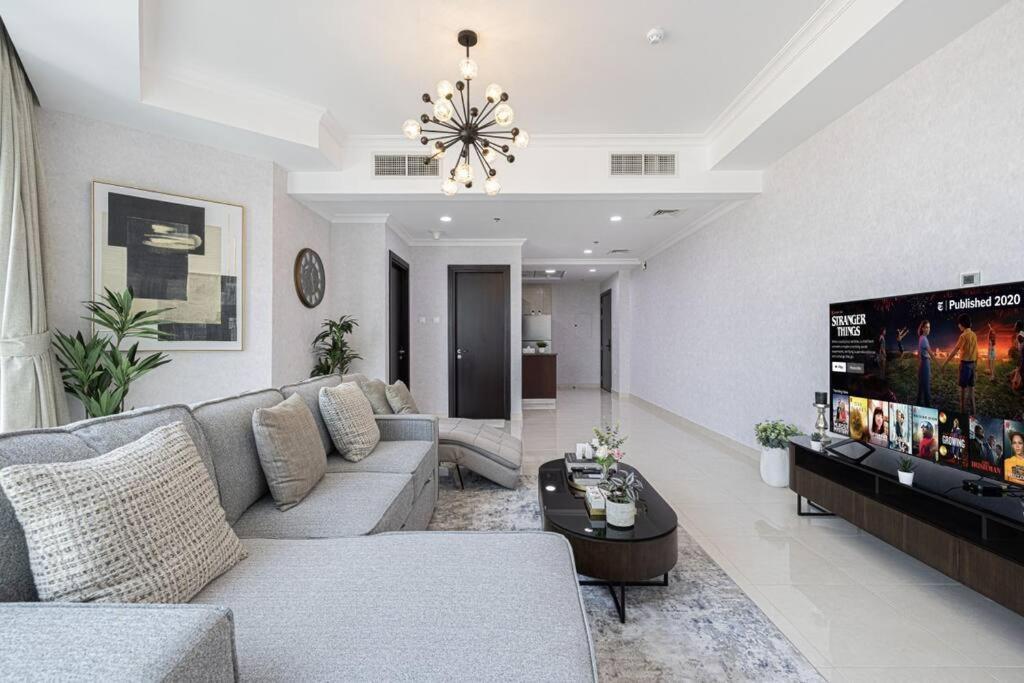 Luxury 1-br With View In Business Bay