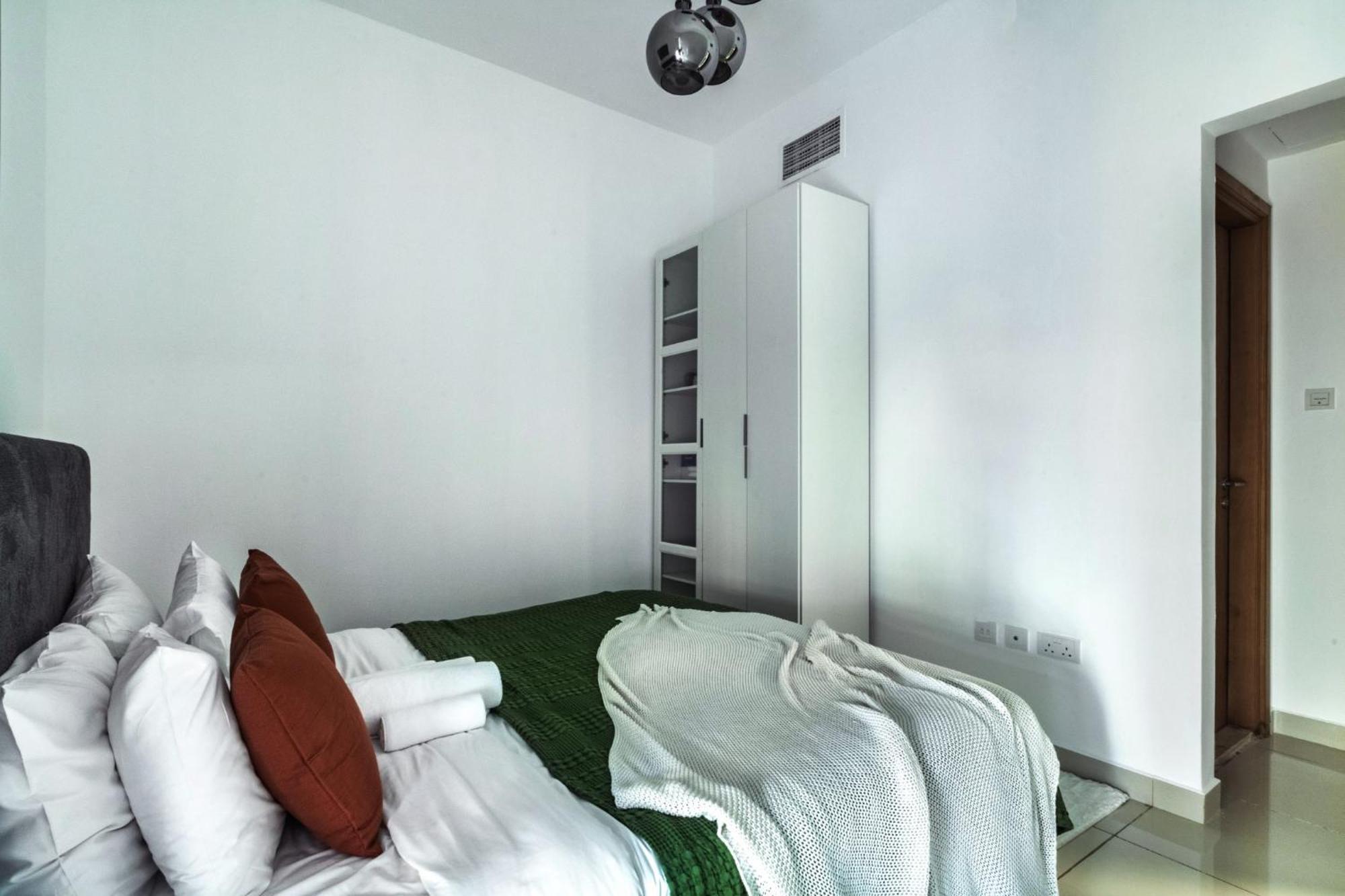 Hébergement de vacances Stunning Space With Full Marina View *