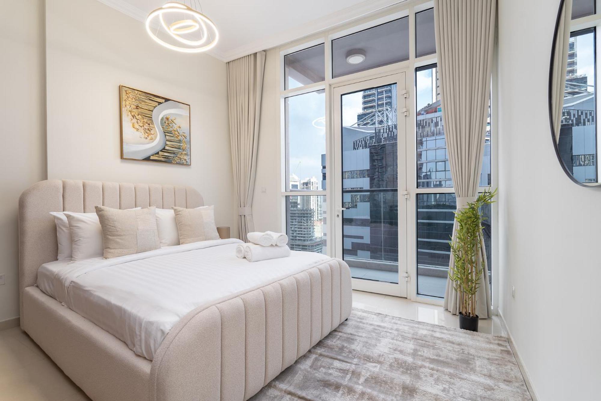 Lägenhet Heaven Crest Downtown - And 1 Bedroom 2 Minute Walk To Mall And Burj Khalifa Dubai