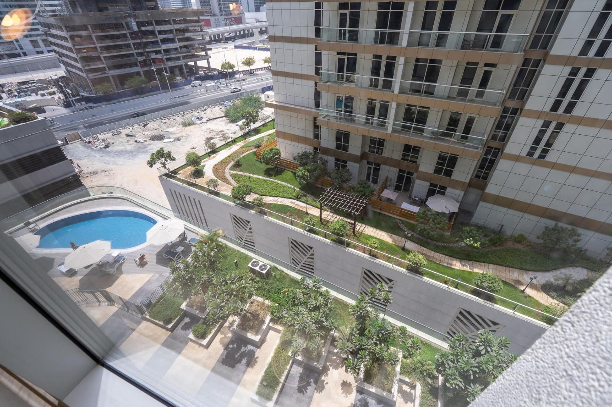 Heaven Crest Downtown - And 1 Bedroom 2 Minute Walk To Mall And Burj Khalifa Lägenhet *