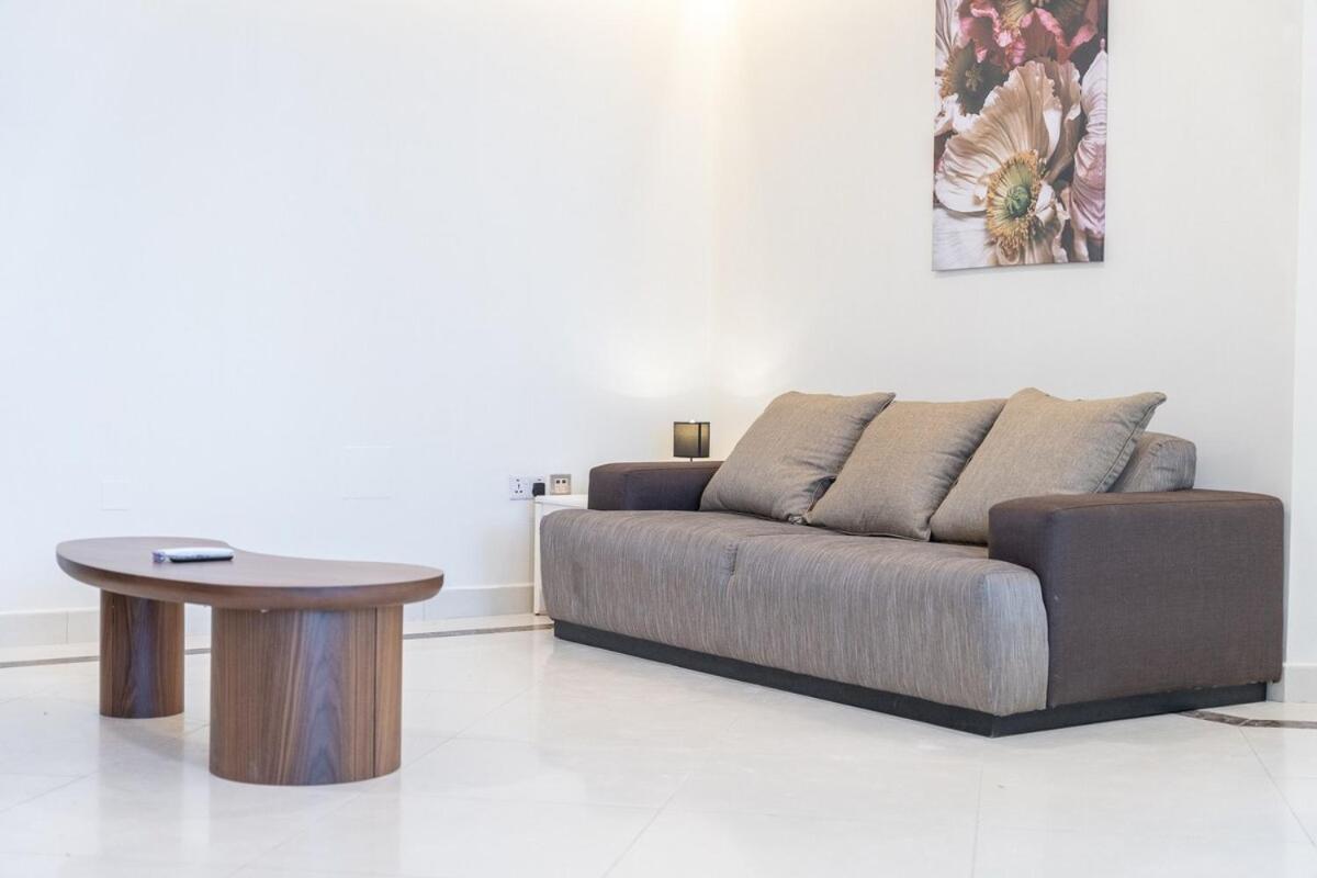 Apartamento Spacious 3-bedroom With Comfortable Living Area In Marina *
