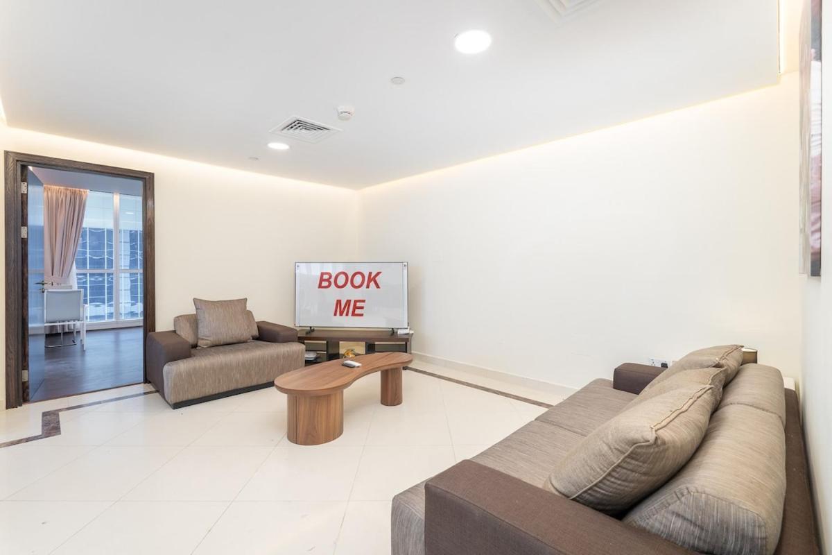 Spacious 3-bedroom With Comfortable Living Area In Marina Apartamento *