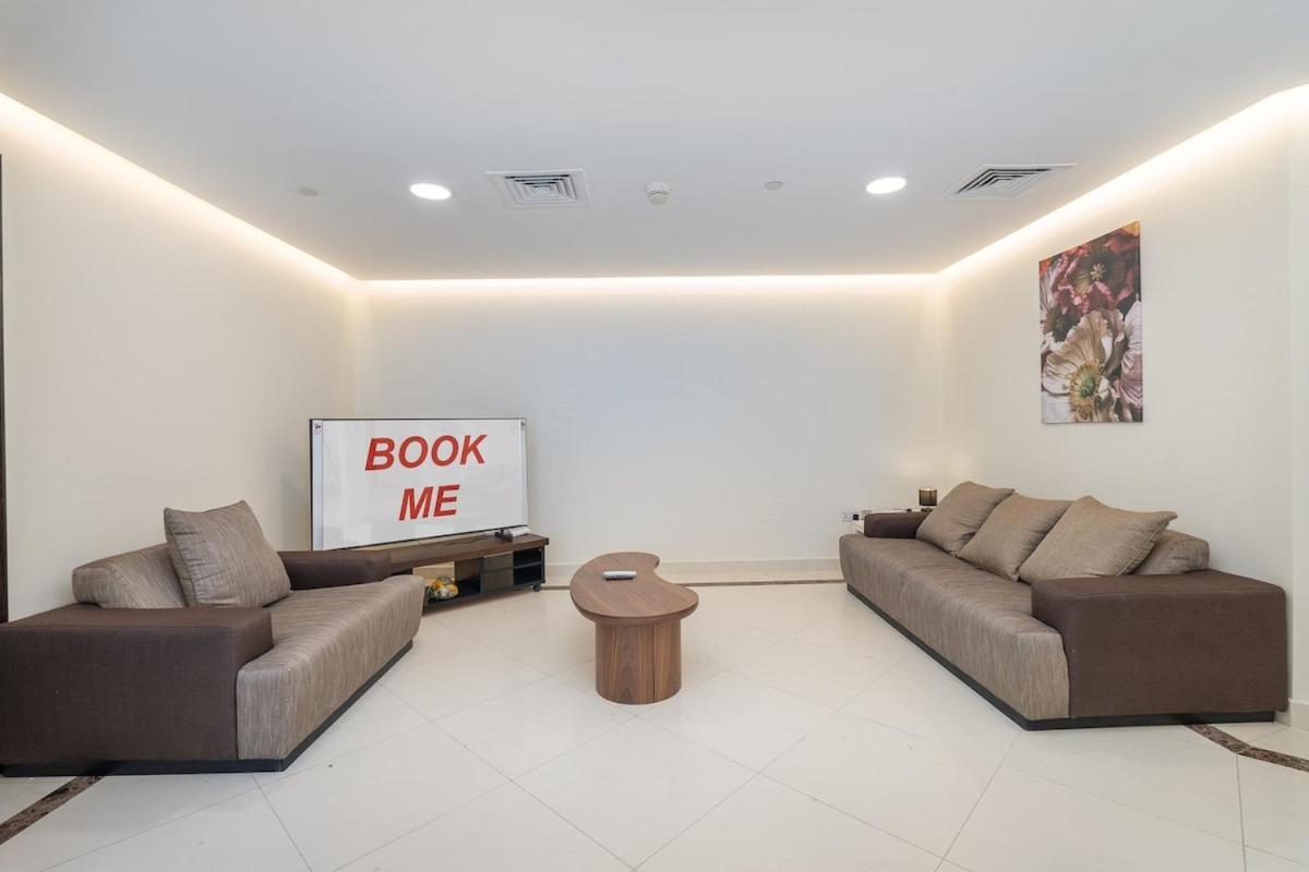 Apartamento Spacious 3-bedroom With Comfortable Living Area In Marina Dubái
