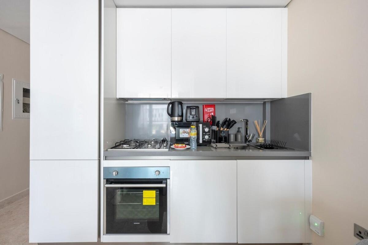Appartement Chic With Compact Kitchen Area In Business Bay