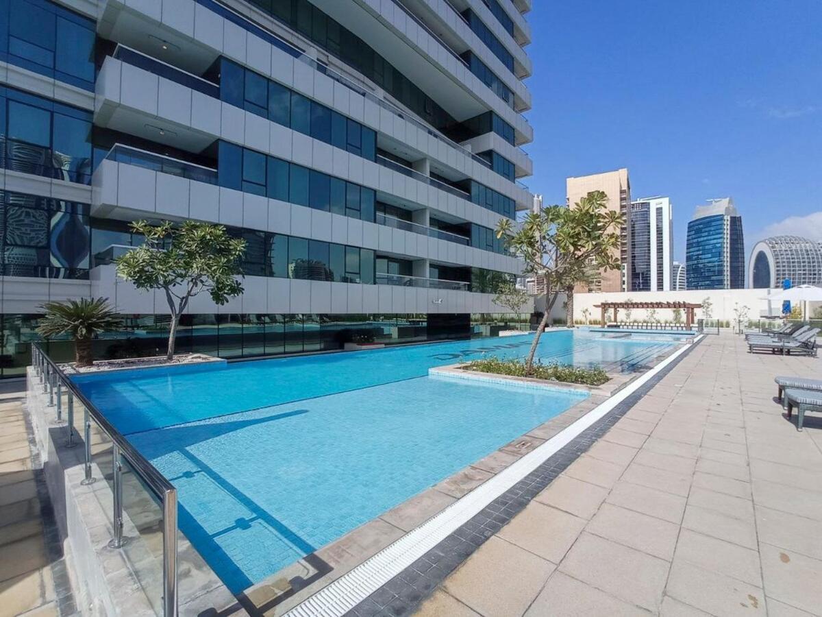 Apartment Beautifully Designed 3br With Canal Views In Business Bay *
