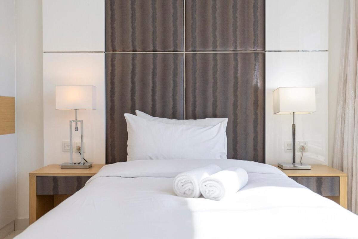 Beautifully Designed 3br With Canal Views In Business Bay Dubai