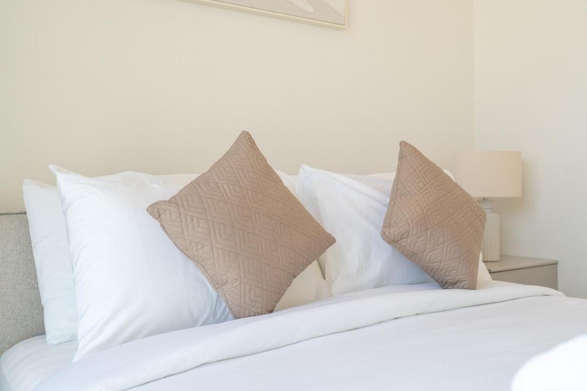 Elegant 2-bedroom With Comfy Living Area In Downtown Appartement