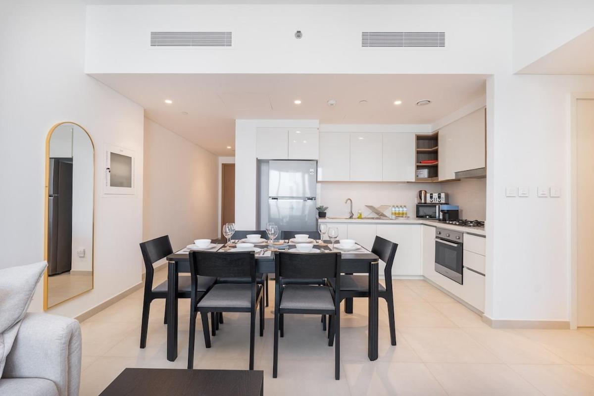 Appartement Elegant 2-bedroom With Comfy Living Area In Downtown *