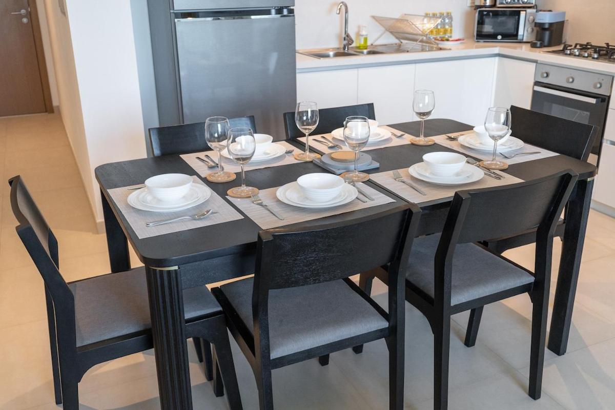 Appartement Elegant 2-bedroom With Comfy Living Area In Downtown