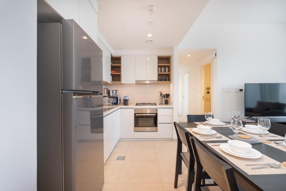 Elegant 2-bedroom With Comfy Living Area In Downtown * Dubaï