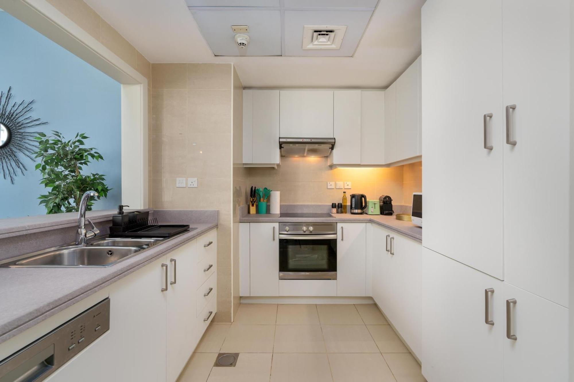 Burj Khalifa Views - 5 Min Walk From Mall - Upgraded - Designer Choice - 8 People - Opera * Dubai