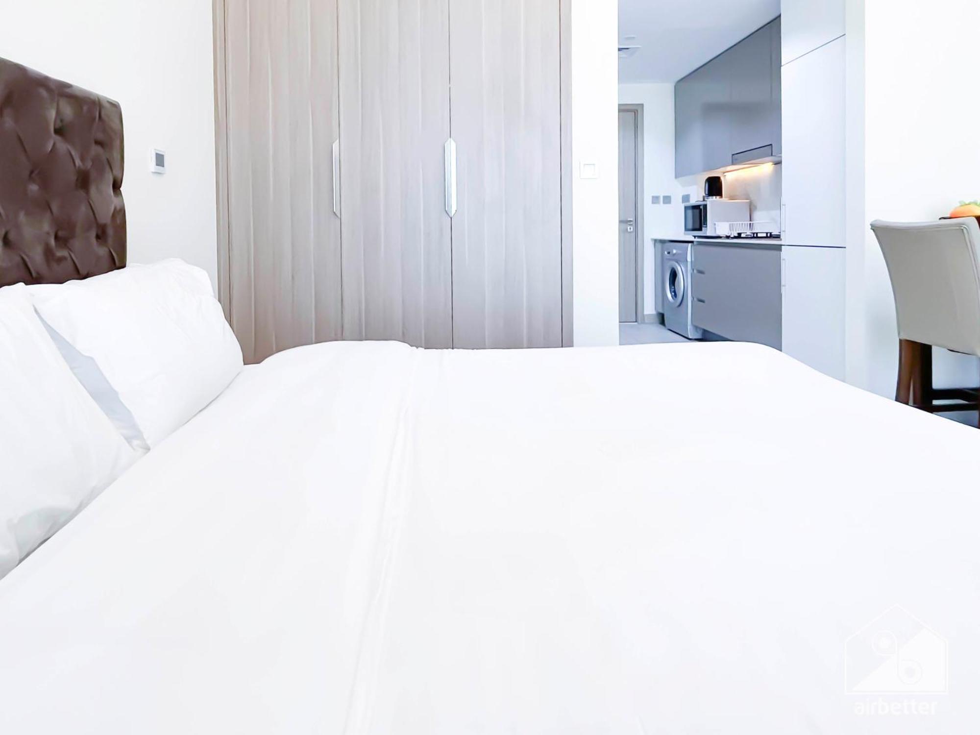 Azizi Riviera Balcony & Comfort In Meydan Dubai