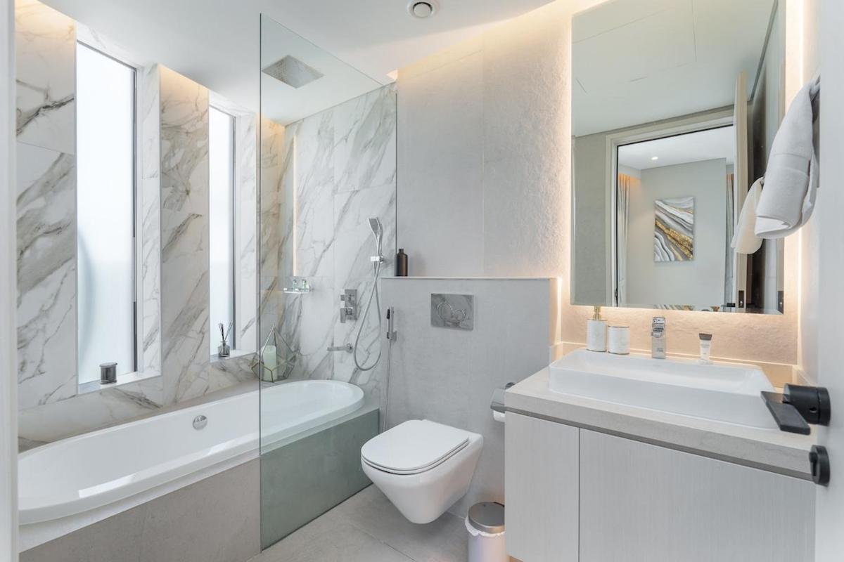 Sensational 1bedroom With Amazing View In Marina *