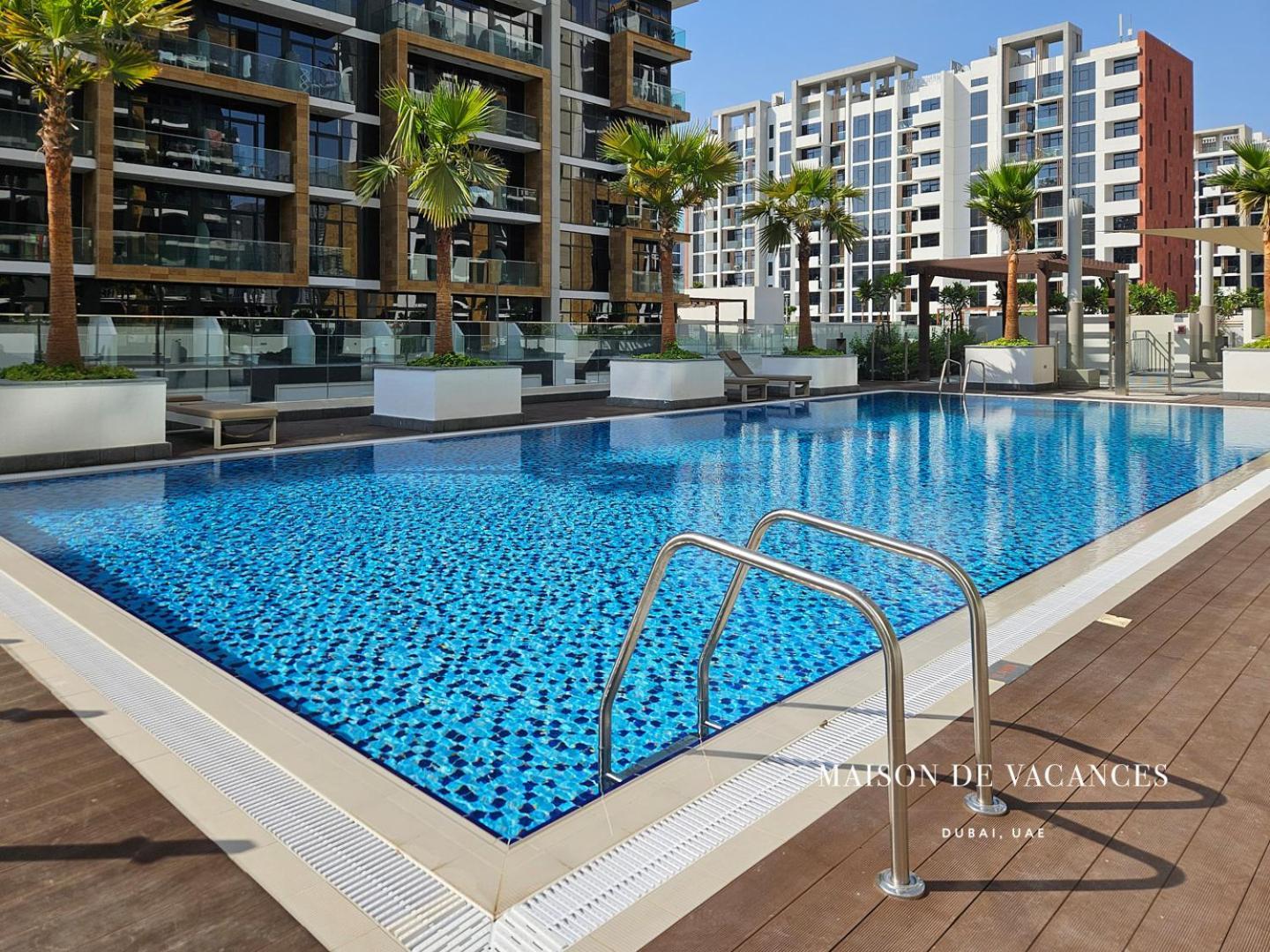 Pool View 10mins From Mall Dubaï